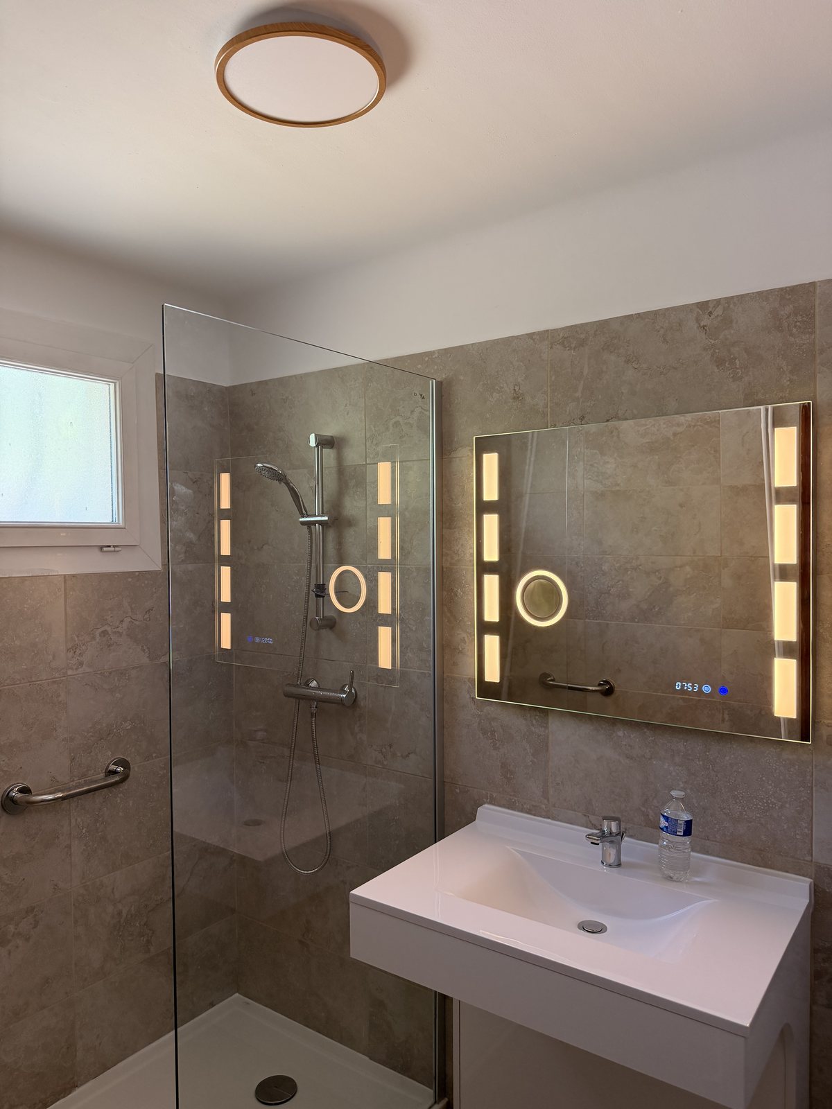 Après — salle de bain rénovée
