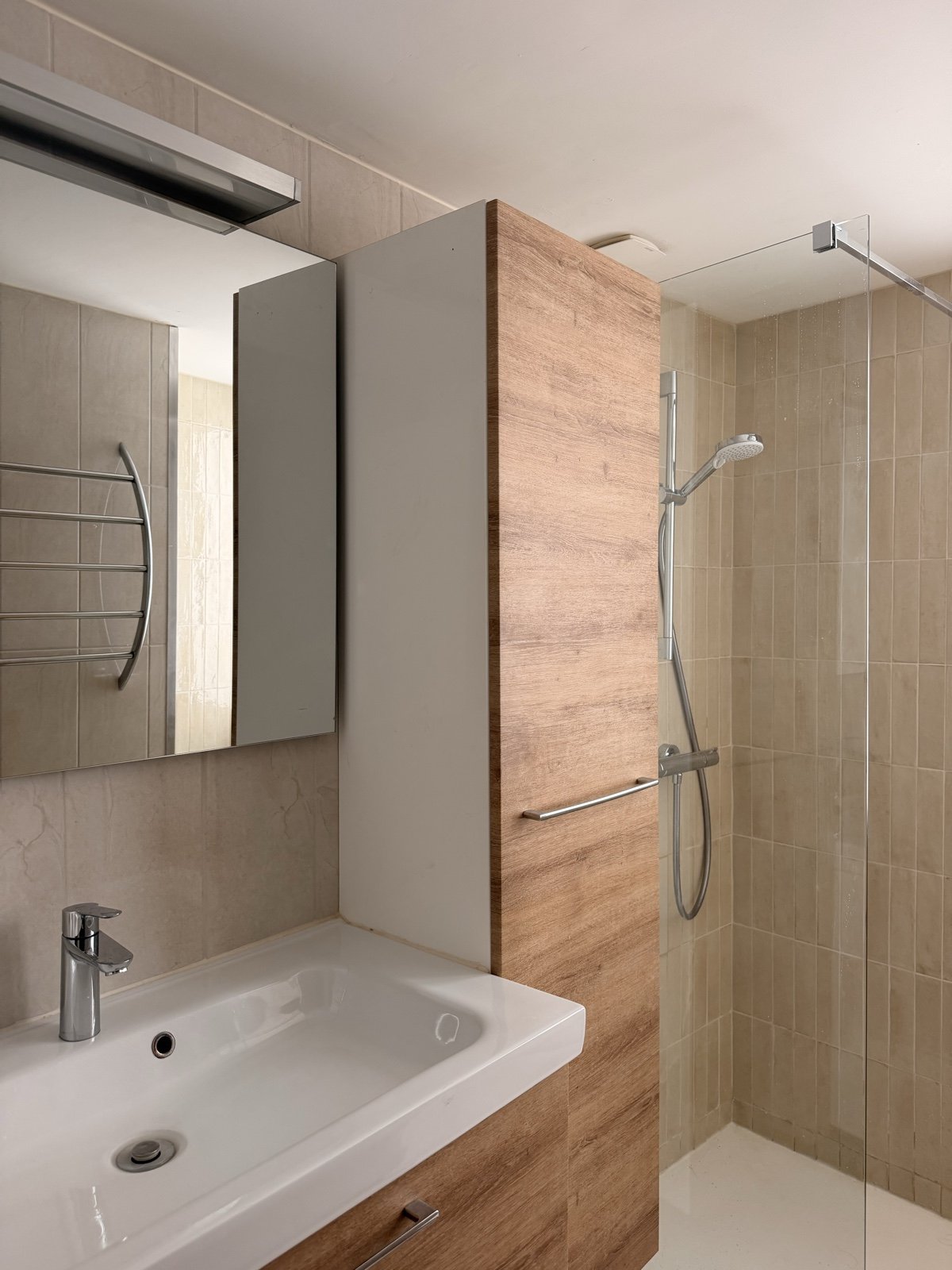 Salle de bain rénovée — quartier Saint-Julien, Marseille 12e
