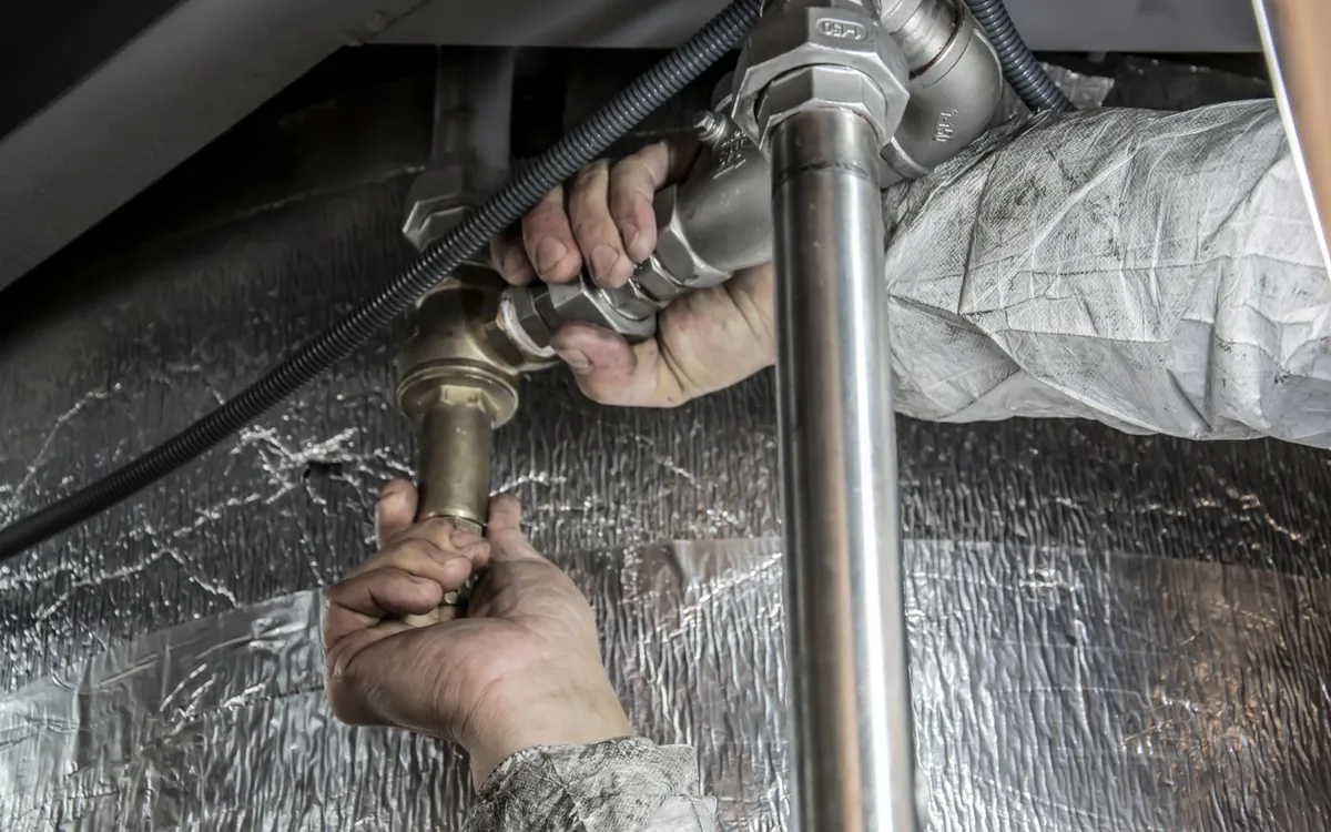 Intervention de plomberie sur une canalisation
